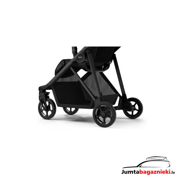 Thule Shine Black on Black Thule Shine Black on Black