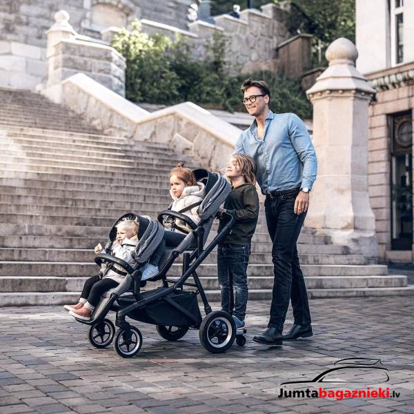 Thule Sleek Midnight Black on Black Thule Sleek Midnight Black on Black