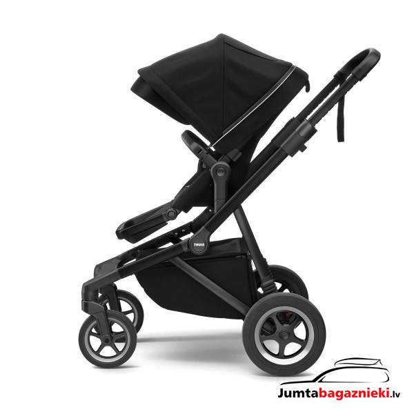Thule Sleek Midnight Black on Black Thule Sleek Midnight Black on Black